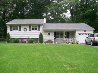 13 Elm Ct, Waldwick, NJ 07463