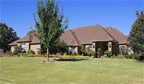 1st image of 145 Thornhill Cir