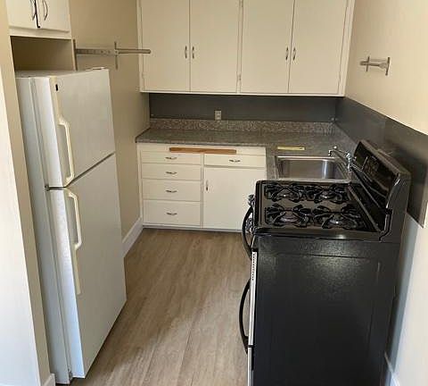 5th image of 1108 Capuchino Ave #1110A