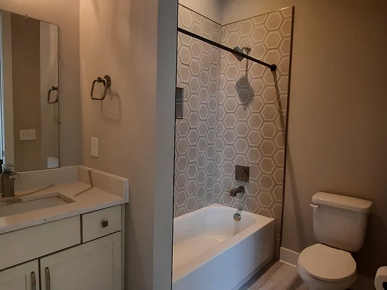 490 W Trinity Ln — Photo 26