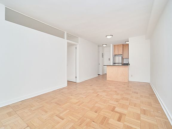 4th image of 435 E 79th St Ph O
