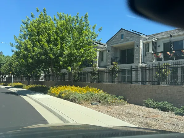 602 W Mahogany Ln, Clovis, CA 93611