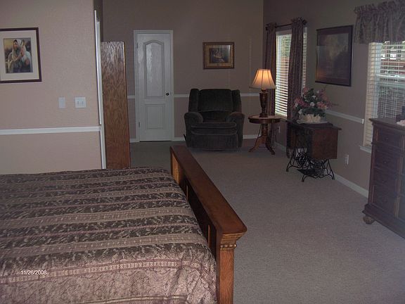 Master Bdrm w/sitting aarea