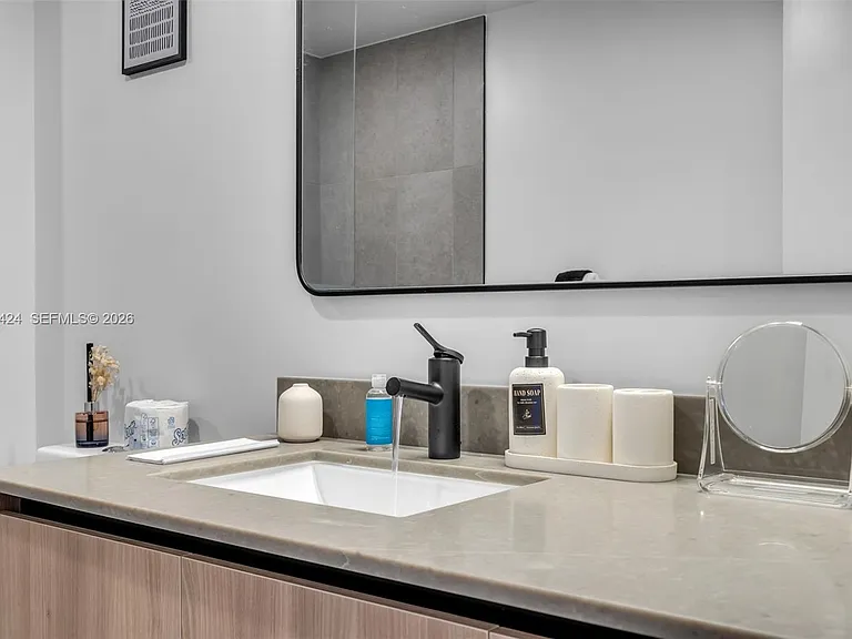 121 NE 5th St #2301 — Photo 17