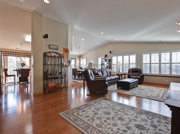 4th image of 219 Shadow Creek Cir