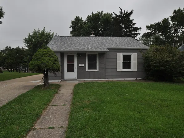 1852 North St, Bettendorf, IA 52722