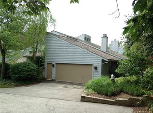 3863 Lander Rd #2, Chagrin Falls, OH 44022