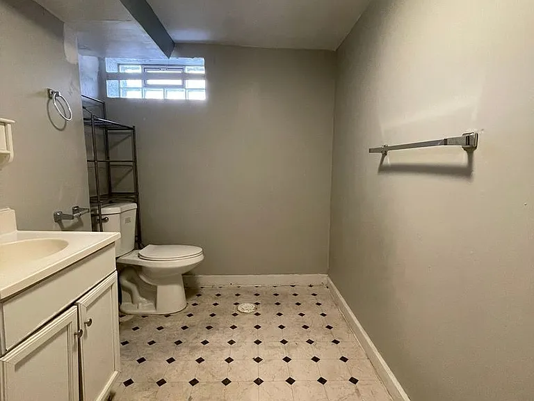 20806 Panama St — Photo 2
