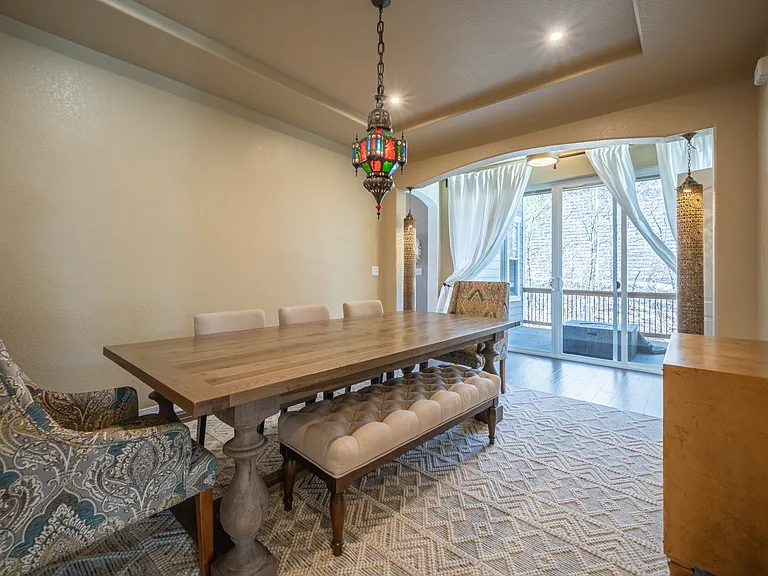 Dining, view to side deck