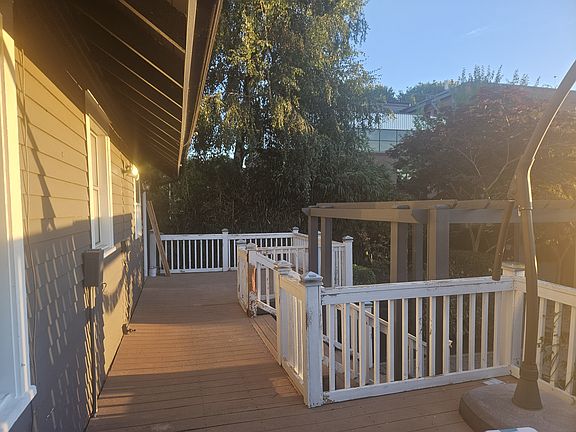 Back Deck (Railing to be repainted before move-in)