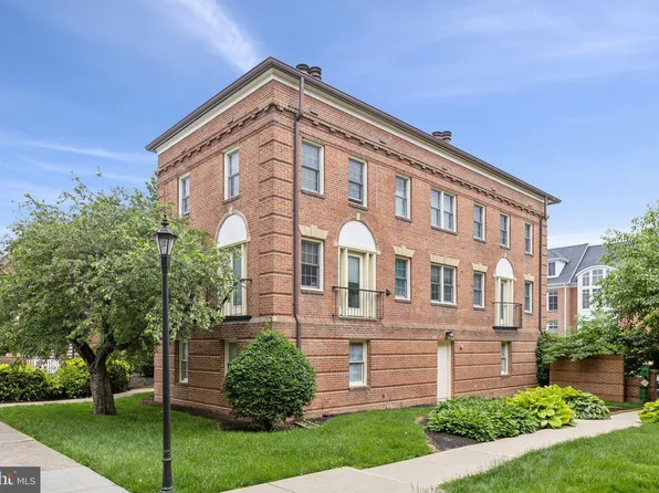 1119 N Pitt St APT 2C, Alexandria, VA 22314