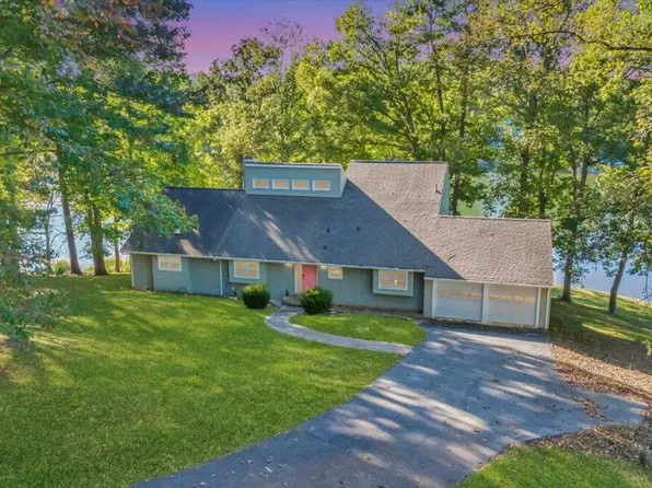 105 Elm Ct, Moneta, VA 24121