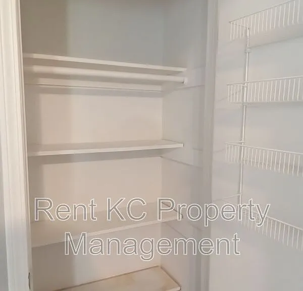 7013 Orchard St — Photo 35