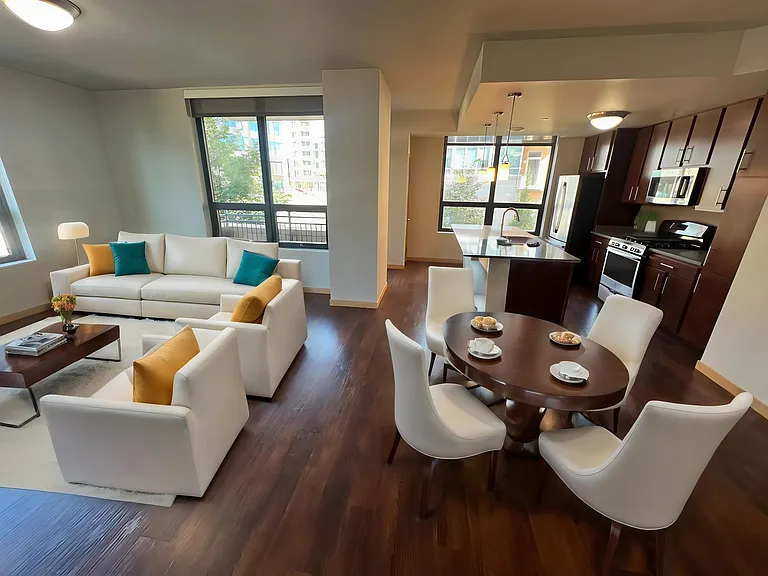 Venture Luxury High Rise — Photo 35