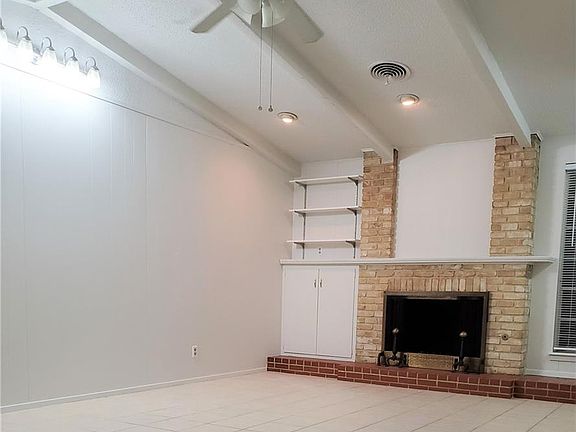 4th image of 8012 Parkdale Dr