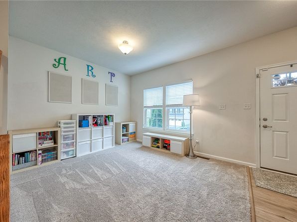 605 Saddle Ct, Coraopolis, PA 15108