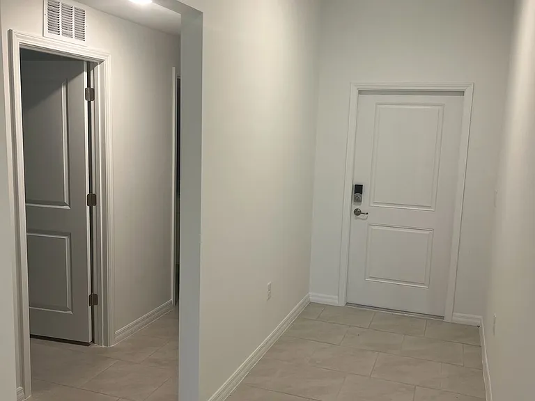 3924 NE 17th Ave — Photo 5