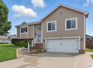 7323 S 182nd St, Omaha, NE 68136