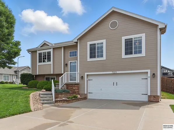 7323 S 182nd St, Omaha, NE 68136