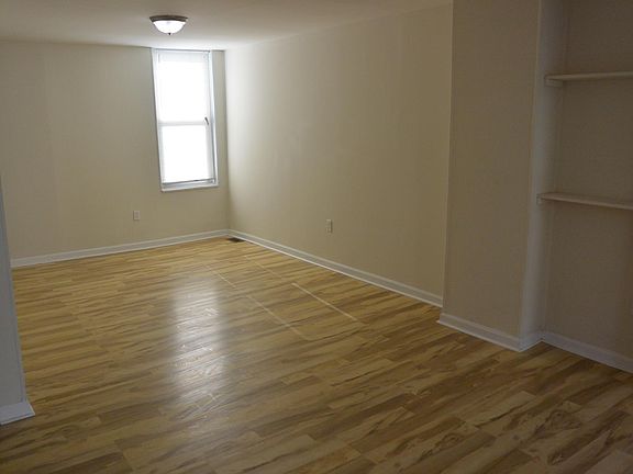 3rd image of 360 Cantrell St #356