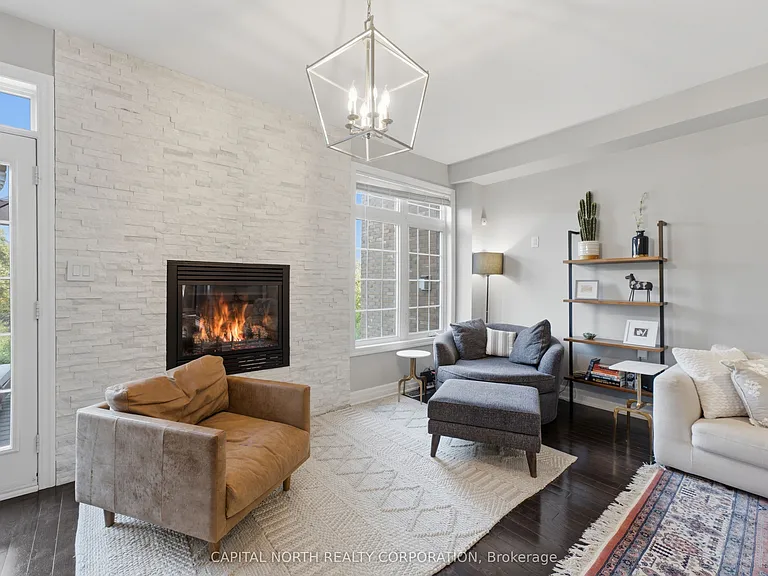 18 Alex Campbell Cres — Photo 14