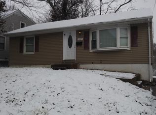 527 Chambers Rd, Saint Louis, MO 63137