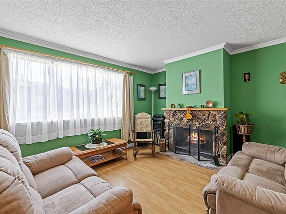 3rd image of 1624 Fuller St