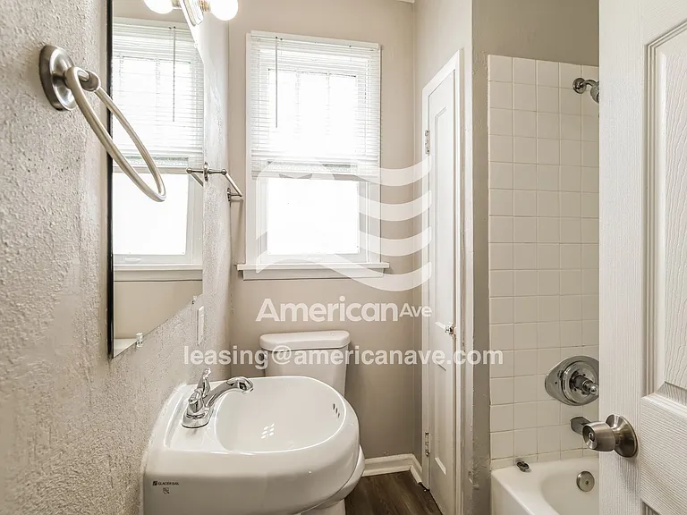 619404_011_main_bathroom_13723532.jpg