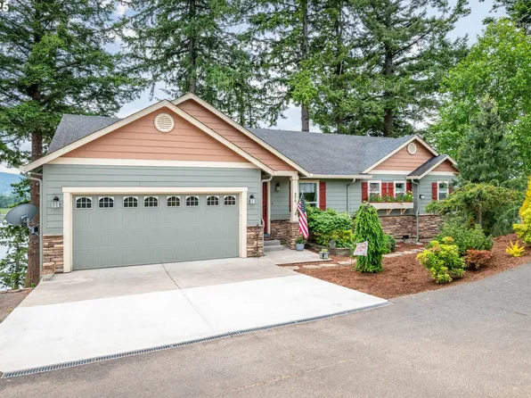 570 Columbia St, Cathlamet, WA 98612