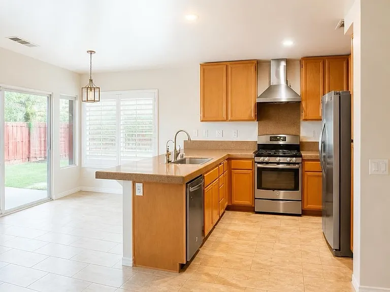44696 Lorraine Dr — Photo 5