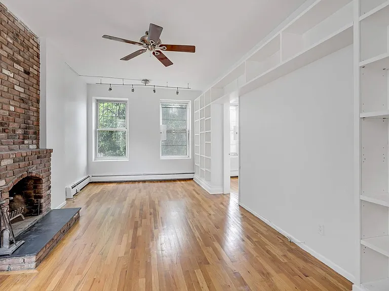 518 E 11th St #5B — Photo 2