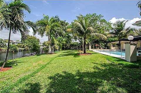 4th image of 4900 Granada Blvd