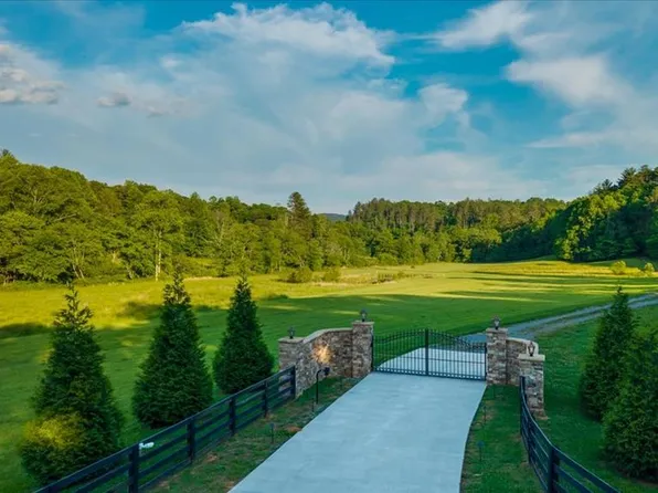 5260 Hardscrabble Rd, Mineral Bluff, GA 30559