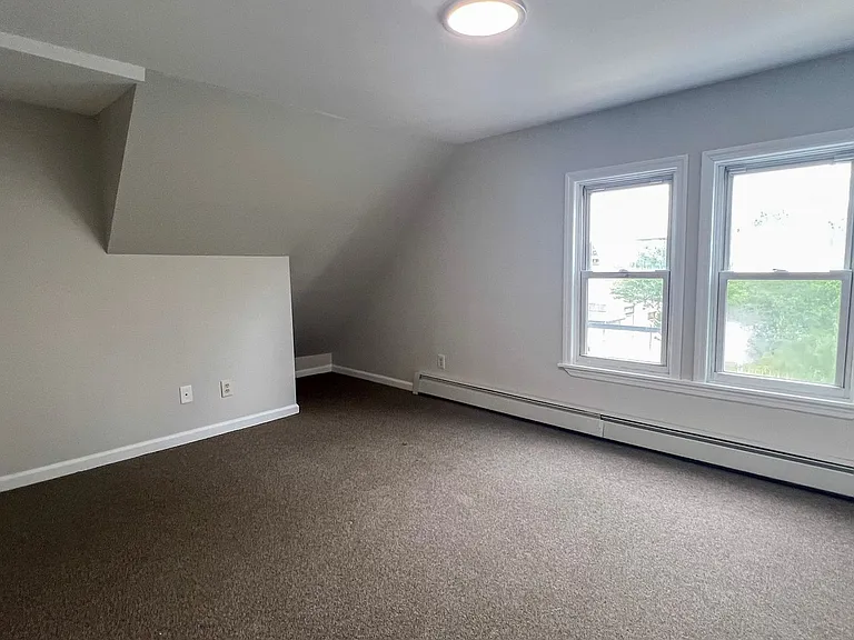 295 Franklin Ave — Photo 14