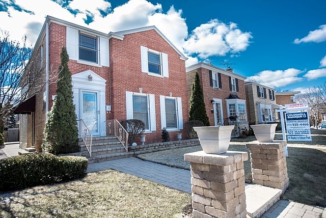 1st image of 7621 W Isham Ave