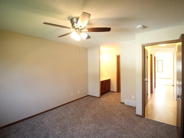 1670 Pleasantview Dr — Photo 12