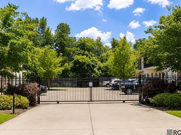 3rd image of 11815 Parkview Ct #I