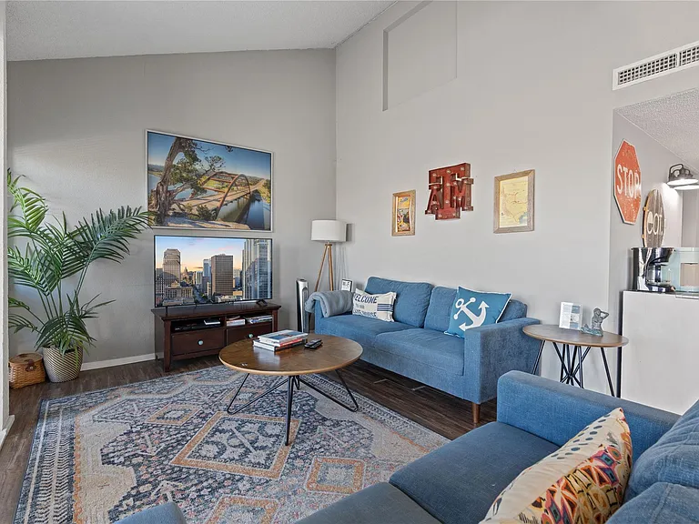 111 Comanche Point — Photo 5