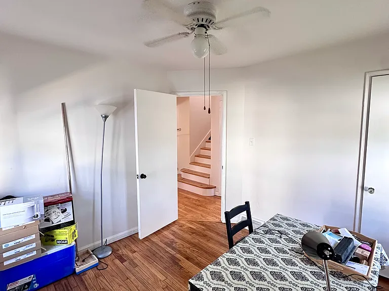 2404 Rowland Ave — Photo 22