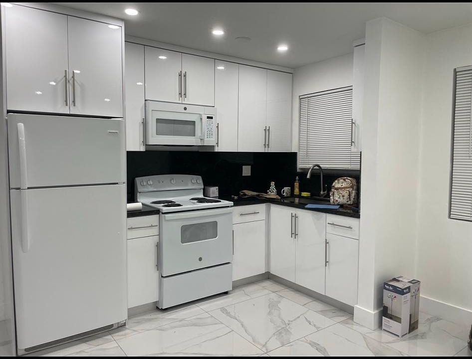 2nd image of 317 W 19th St #2