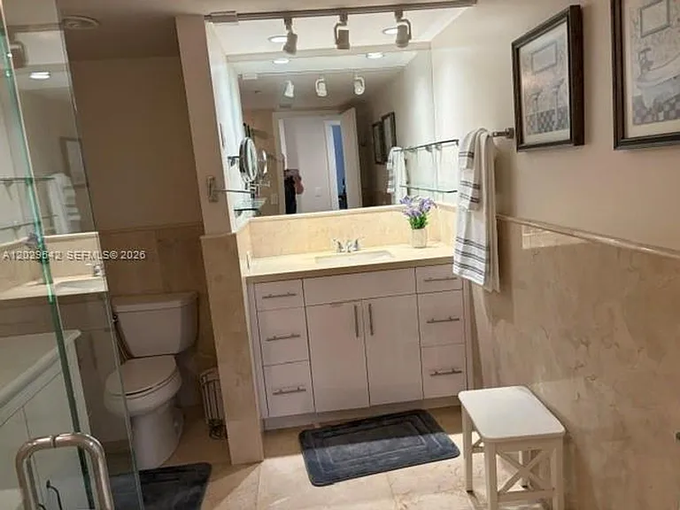 19707 Turnberry Way #4L — Photo 39