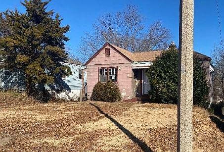 2nd image of 7521 Jenwood Ave