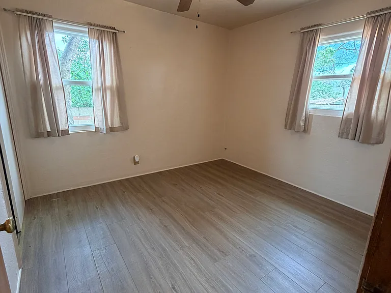 3007 Truman St NE — Photo 4