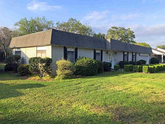 3rd image of 206 Nandina Dr