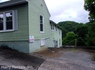 208 E Pine St #B, Tazewell, VA 24651