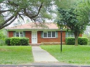 471 23rd Ave NE, Hickory, NC 28601