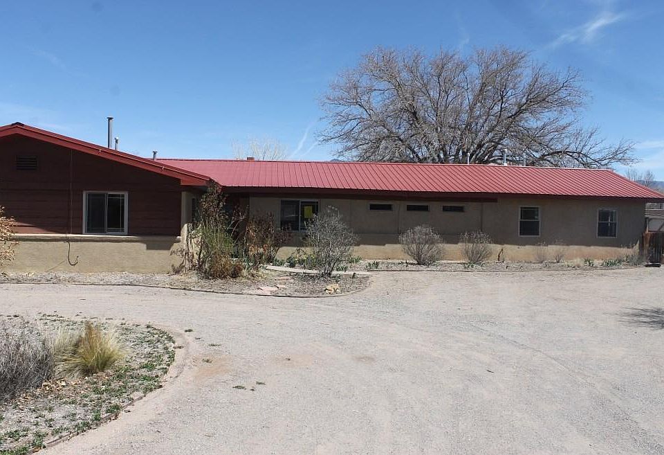 1st image of 844 Guadalupe Cir NW