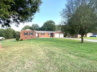 114 Oak Meadow Rd, Mooresville, NC 28115