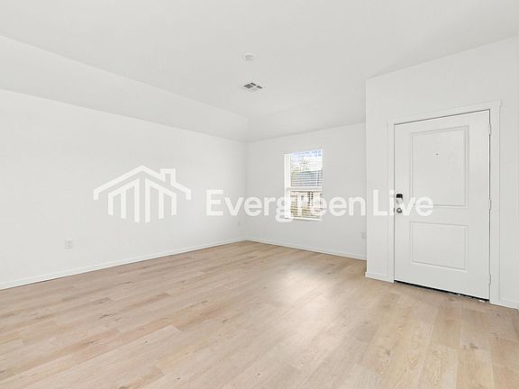4th image of 2026 W 30th Pl