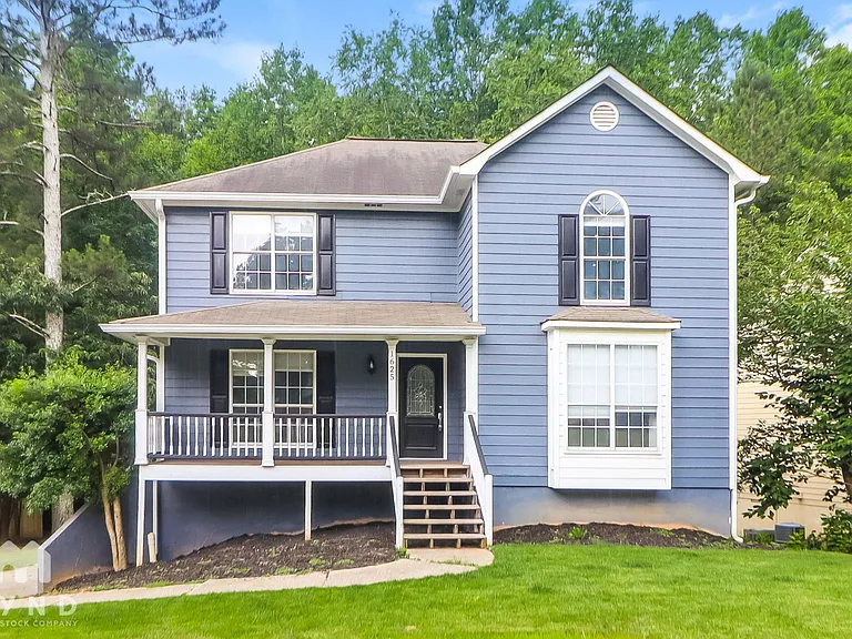 1625 Cumberland Club Rd SW — Photo 1